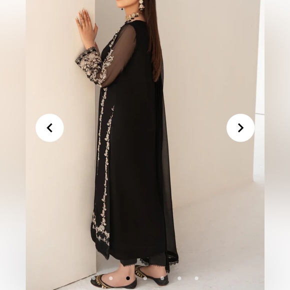 Agha Jann.  Neena. Chiffon. 3 Piece Suit Black & Embroidered Gold. Size M.  NWT - Picture 2 of 8